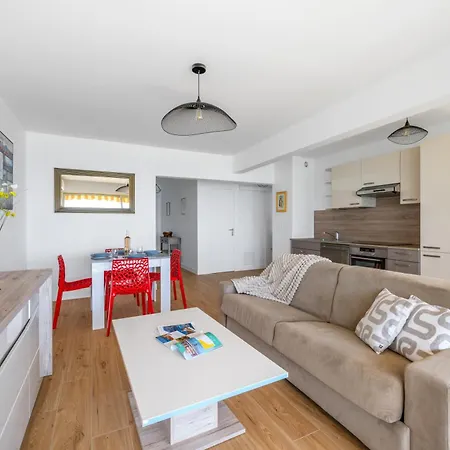 Appartement Le Berkeley, Rénové 1 Chambre, Front De Mer, Parking, Ac